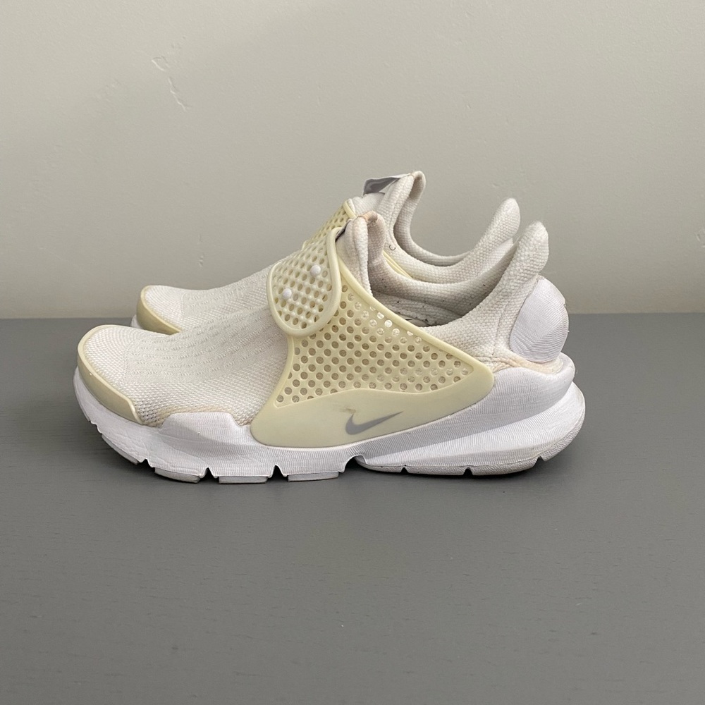 Wmns Nike Sock Dart “Pure Platinum”